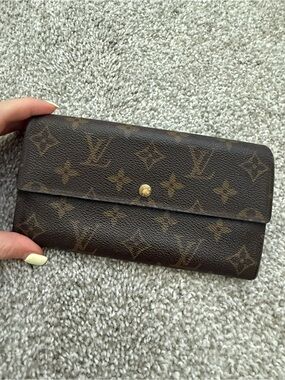 Louis Vuitton Monogram Sarah Wallet | Authentic | Entrupy COA Included